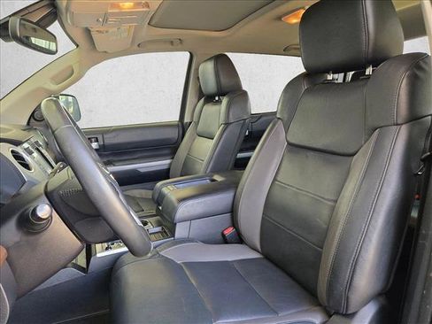 Used 2019 Toyota Tundra Limited w/ Limited Premium Package AWD/4WD image 10