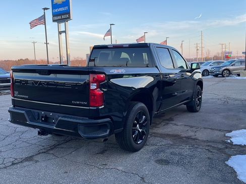 Used 2023 Chevrolet Silverado 1500 Custom image 4