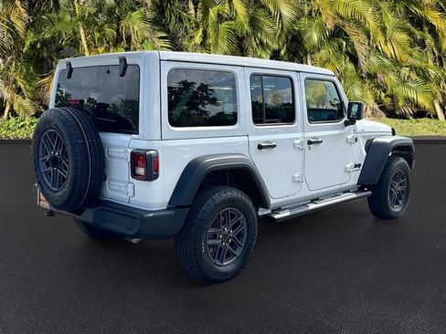 Used 2024 Jeep Wrangler Unlimited Sport AWD/4WD image 5