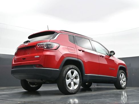 Used 2020 Jeep Compass Latitude w/ Cold Weather Group AWD/4WD image 37