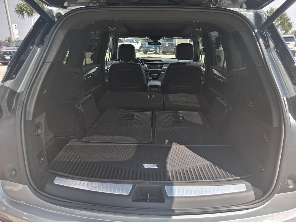 Used 2024 Cadillac XT6 Luxury w/ LPO, Floor Liner Package FWD image 6