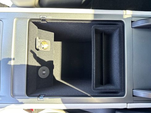 New 2026 Lincoln Nautilus Premier w/ Equipment Group 102A image 27