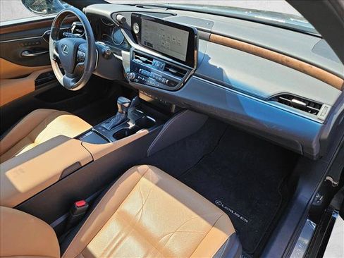 Used 2024 Lexus ES 300h w/ Accessory Package (Z2) FWD image 19