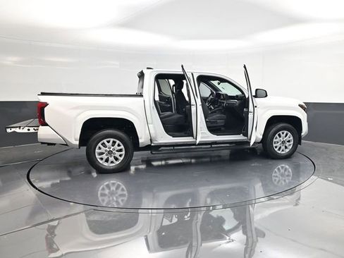 Used 2024 Toyota Tacoma SR5 AWD/4WD image 59