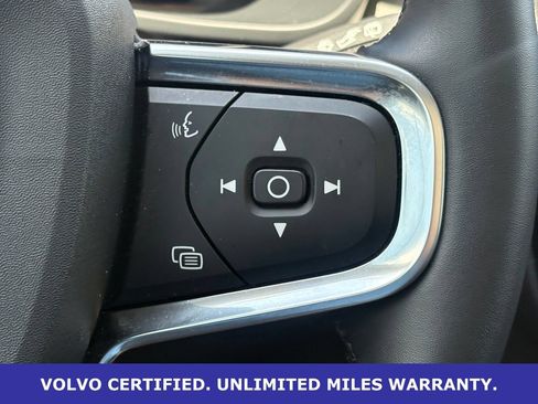 Certified 2025 Volvo XC40 B5 Plus AWD/4WD image 18