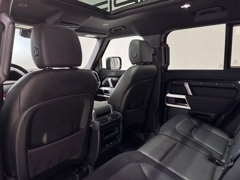 Used 2023 Land Rover Defender 110 X-Dynamic SE image 31