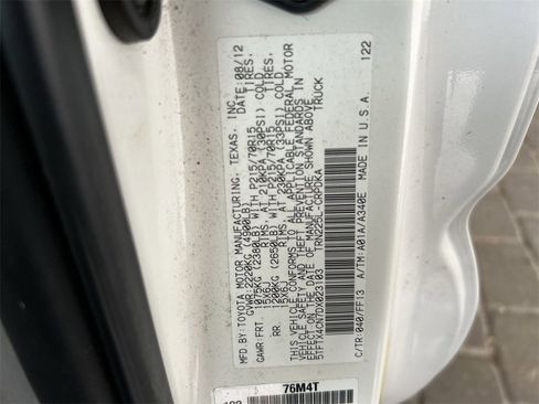 Used 2013 Toyota Tacoma Base image 38