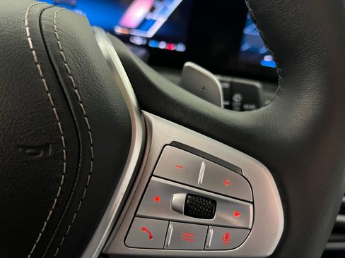 Used 2025 BMW X7 xDrive40i image 27