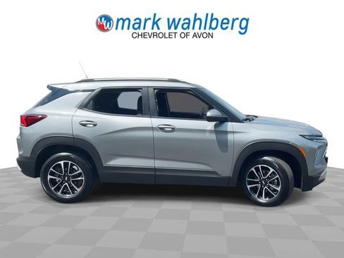 Certified 2025 Chevrolet TrailBlazer LT w/ Convenience Package FWD image 9