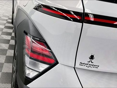 Used 2024 Hyundai Kona SEL image 31