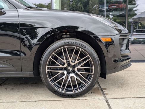 Certified 2025 Porsche Macan image 11