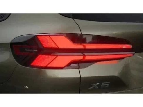 Used 2026 BMW X5 sDrive40i w/ M Sport Package RWD image 8