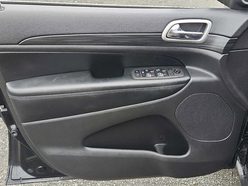 Certified 2021 Jeep Grand Cherokee Laredo X image 12