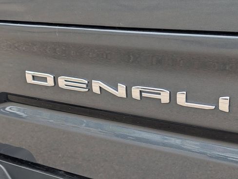 Used 2019 GMC Sierra 1500 Denali w/ Denali Ultimate Package AWD/4WD image 11