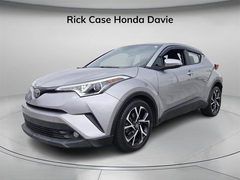 Used 2018 Toyota C-HR XLE image 9
