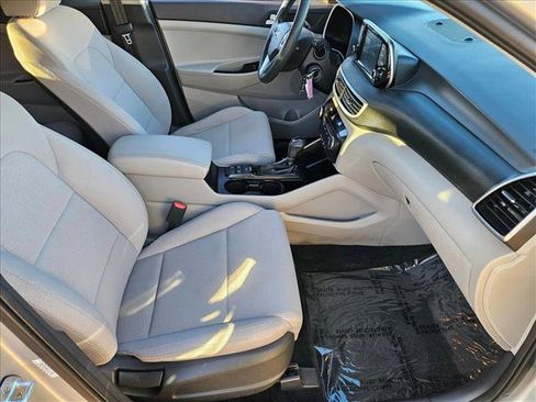 Used 2020 Hyundai Tucson SE image 19