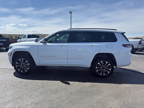 Used 2024 Jeep Grand Cherokee L Overland AWD/4WD image 8