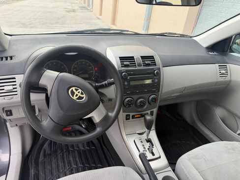 Used 2011 Toyota Corolla LE FWD image 17