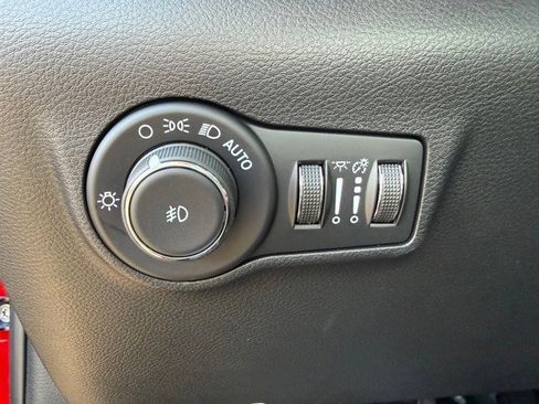 New 2026 Jeep Compass Latitude image 14