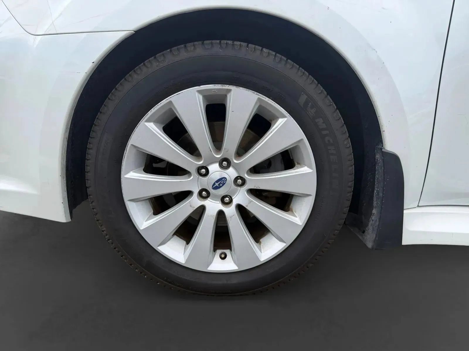 Used 2011 Subaru Legacy 2.5i Limited AWD/4WD image 9