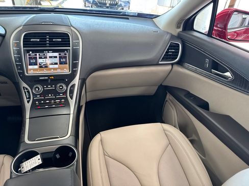Used 2019 Lincoln Nautilus Select AWD/4WD image 48