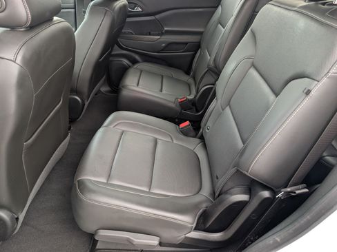 Used 2023 GMC Acadia SLT AWD/4WD image 27