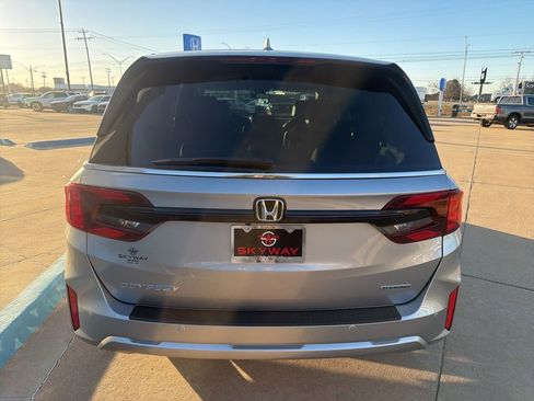 New 2026 Honda Odyssey Touring image 25