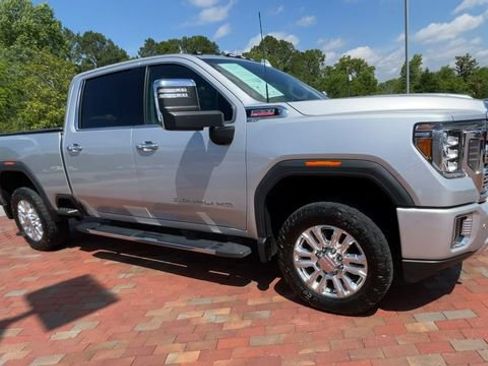 Used 2020 GMC Sierra 2500 Denali w/ Denali Ultimate Package AWD/4WD image 3