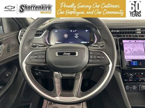 Used 2024 Jeep Grand Cherokee L Limited w/ Luxury Tech Group II image 23