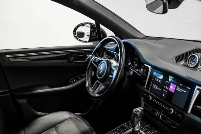 Used 2020 Porsche Macan AWD/4WD image 18