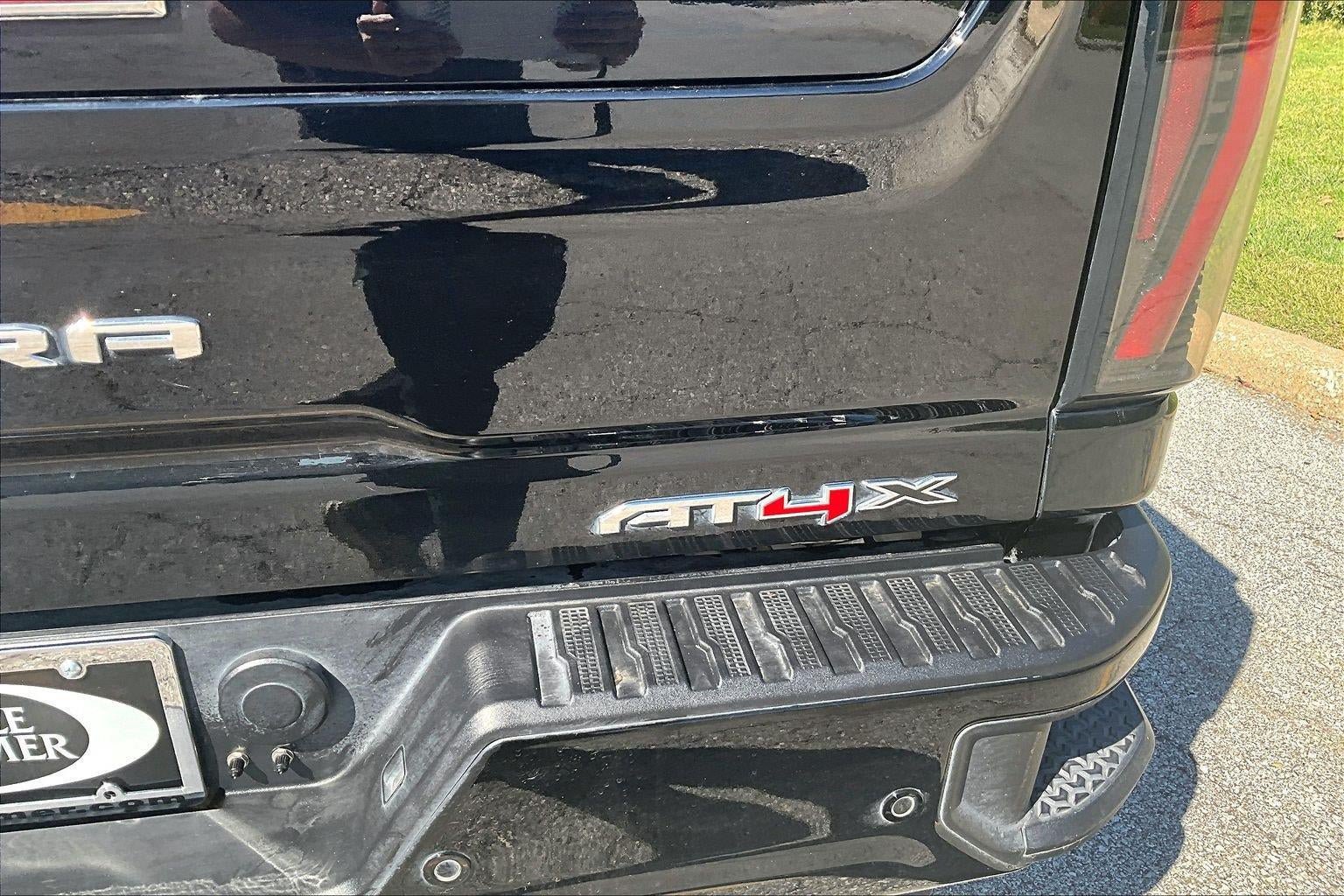 Used 2025 GMC Sierra 2500 AT4X AWD/4WD image 7