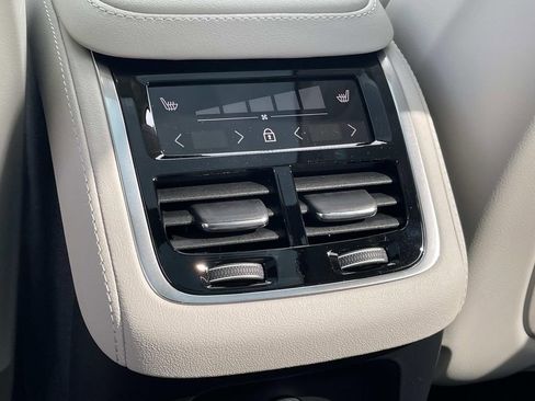 New 2026 Volvo XC90 T8 Ultra w/ Protection Package Premier image 17