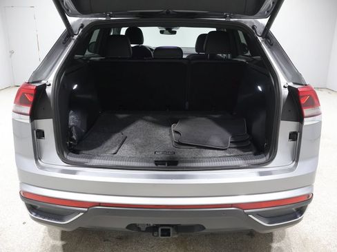 Used 2025 Volkswagen Atlas Cross Sport SE AWD/4WD image 19