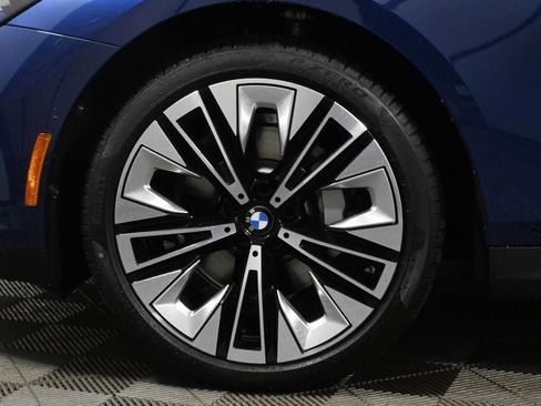 Used 2026 BMW 530i xDrive w/ Premium Package image 12