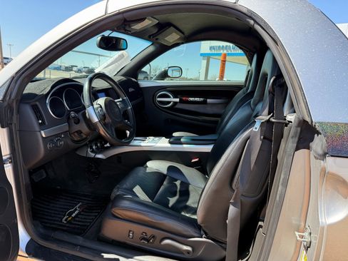 Used 2005 Chevrolet SSR w/ Preferred Equipment Group image 9