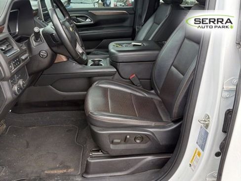 Certified 2023 Chevrolet Suburban High Country image 5