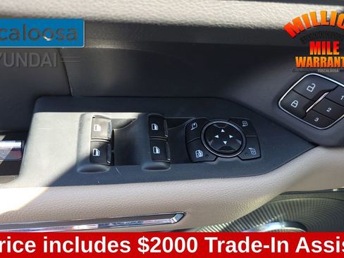 Used 2024 Ford Expedition Limited AWD/4WD image 13