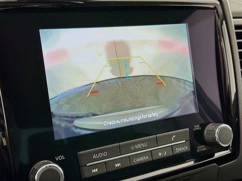 Used 2024 Nissan Frontier SL image 21