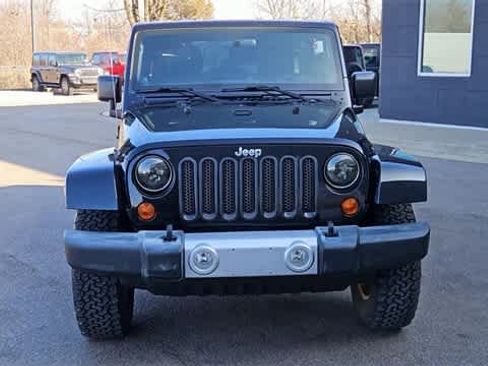 Used 2012 Jeep Wrangler Unlimited Sahara image 3