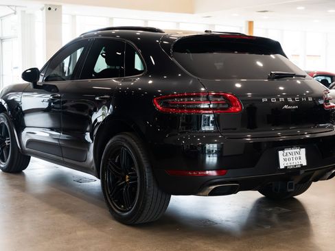 Used 2018 Porsche Macan AWD/4WD image 6