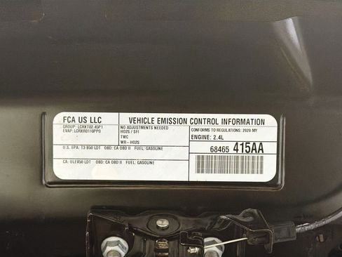 Used 2020 Jeep Cherokee Latitude Plus image 17