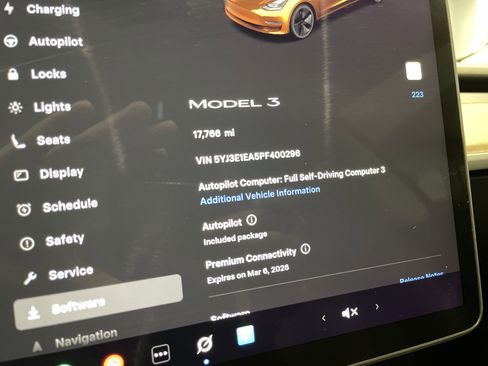 Used 2023 Tesla Model 3 Standard Range image 24