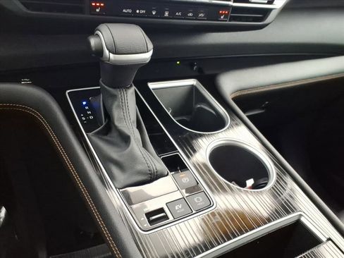 Certified 2025 Toyota Sienna XLE Woodland Edition image 16