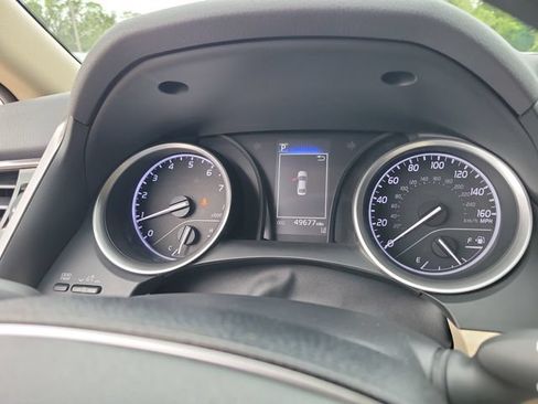 Used 2021 Toyota Camry LE FWD image 27