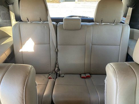 Used 2016 Toyota Sequoia Platinum image 19