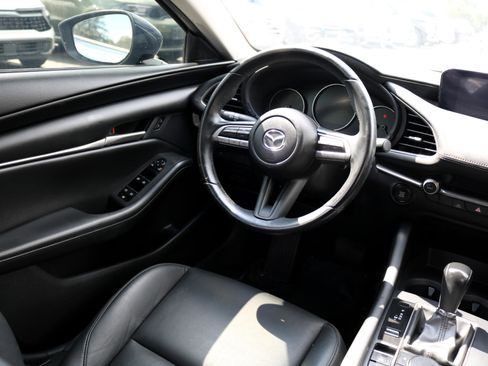 Used 2021 MAZDA MAZDA3 s image 32