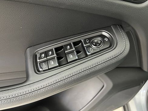 Certified 2025 Porsche Macan image 26