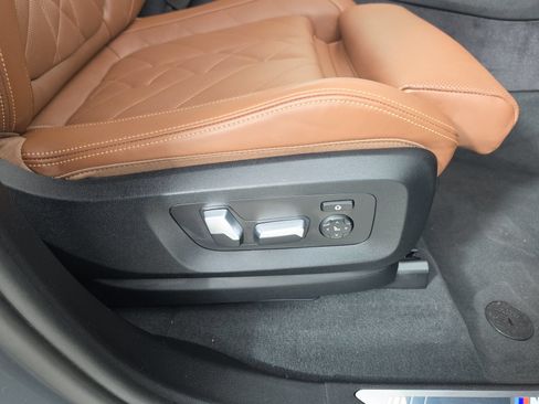 Used 2024 BMW X5 sDrive40i w/ M Sport Package RWD image 44