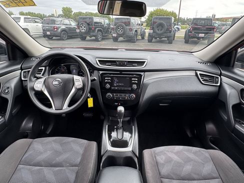 Used 2016 Nissan Rogue S FWD image 24