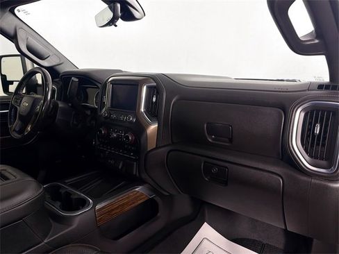 Used 2020 Chevrolet Silverado 3500 High Country w/ Technology Package image 27